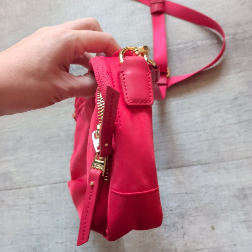 New TUMI Voyageur Persia Nylon Crossbody Bag Red Gold Hardware Carera Purse - Picture 4 of 11